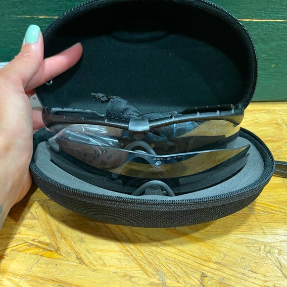 Oakley brand new S.I. M Frame with 2 lenses. - Picture 2 of 5